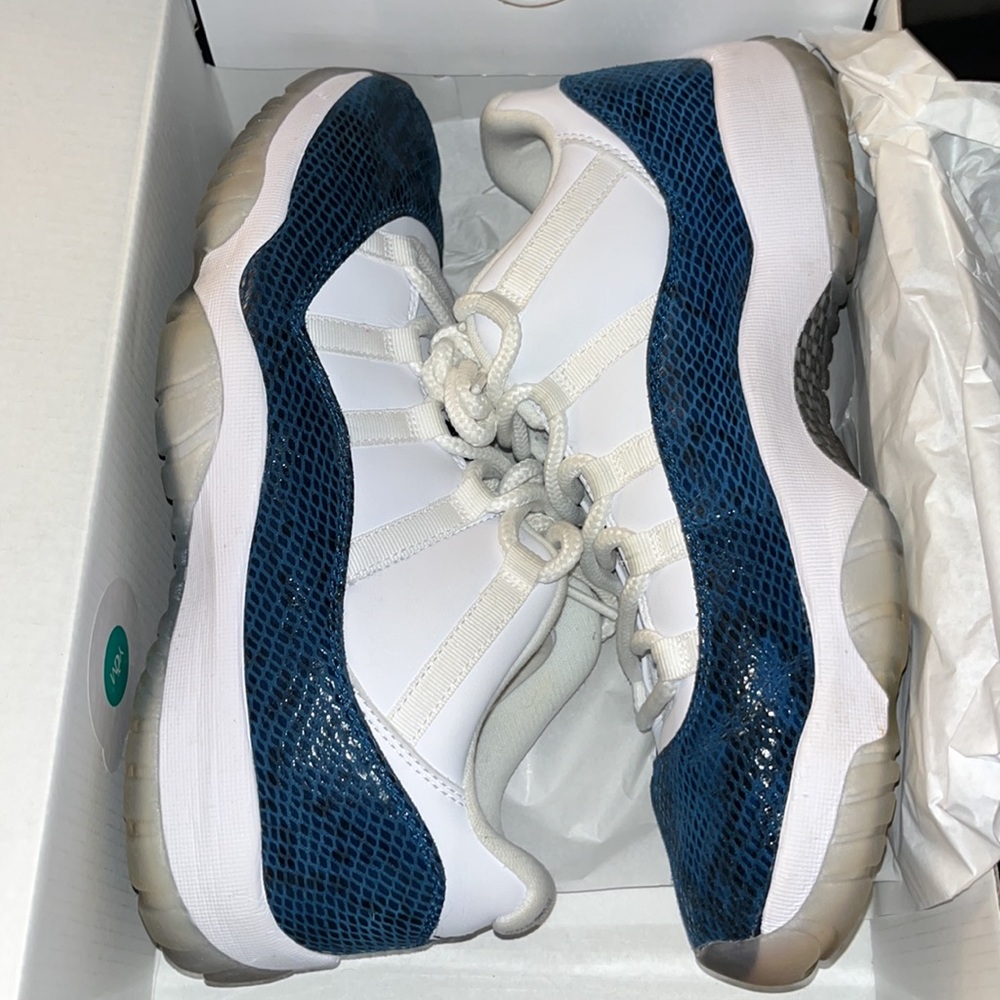 Jordan Retro 11 low “Snakeskin” men’s size 11